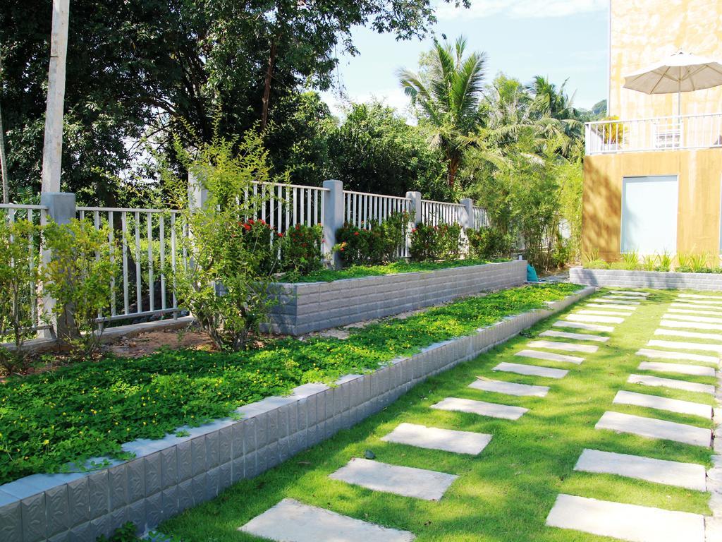 Emis Hotel Phu Quoc Exterior photo