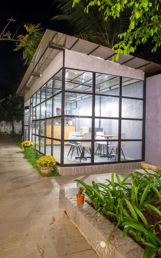 Emis Hotel Phu Quoc Exterior photo